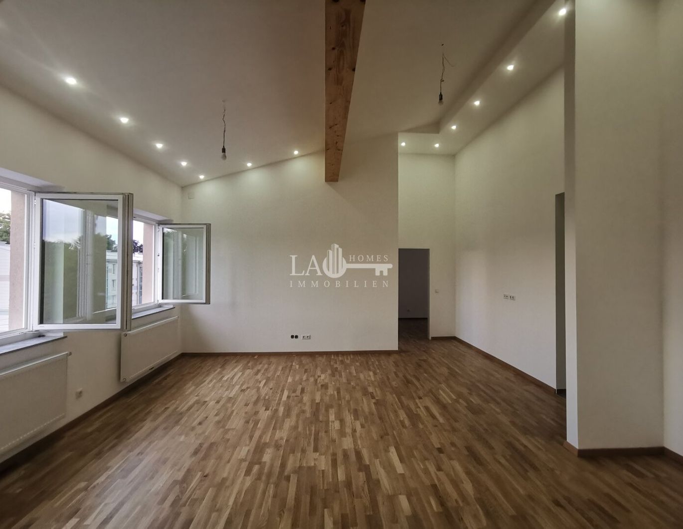 Stilvoll wohnen im Dachgeschoß - 98m² mit Balkon & Stellplatz