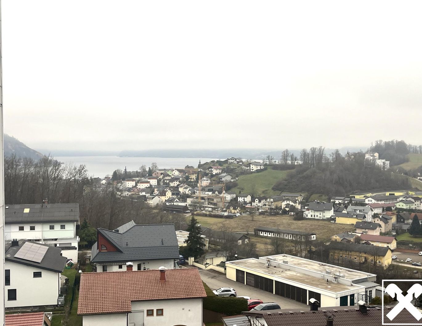 Kompakte Wohnqualität über den Dächern von Gmunden mit schönem Weitblick