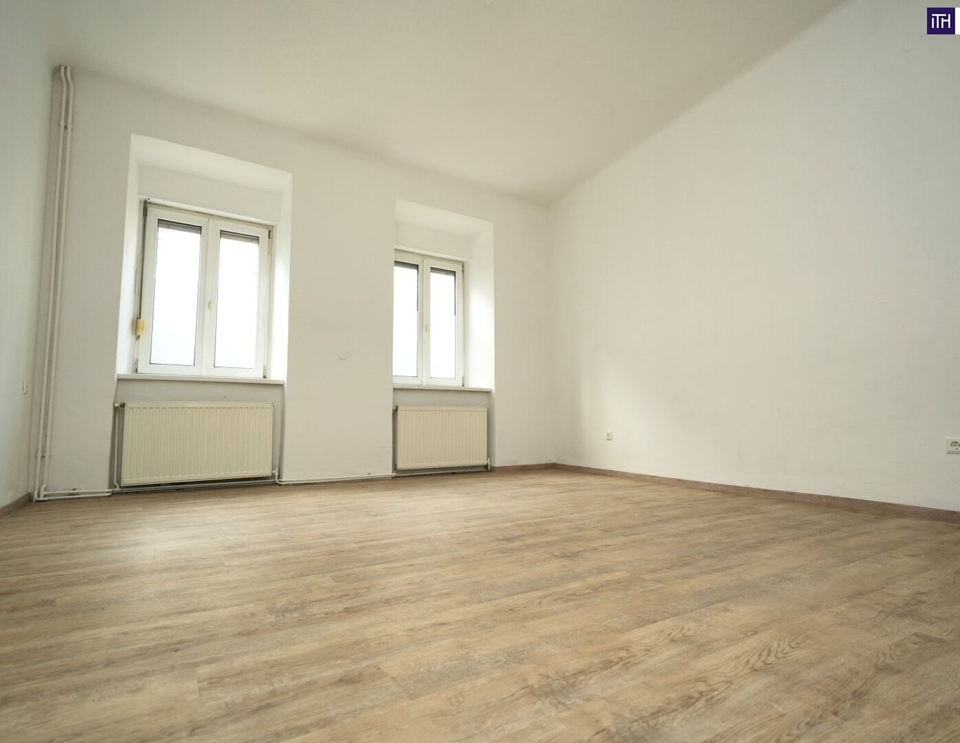 ZENTRALER GEHTS NICHT! KLEIN ABER FEIN! ZWISCHEN HAUPTBAHNHOF UND CITYPARK! GLEICH ANFRAGEN UND BESICHTIGUNGSTERMIN FIXIEREN!