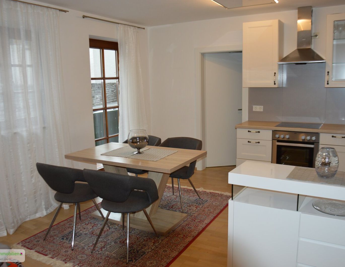 Probier's mal mit Gemütlichkeit! pfiffige 3-Zimmer-Wohnung mit XXL-Balkon/Loggia