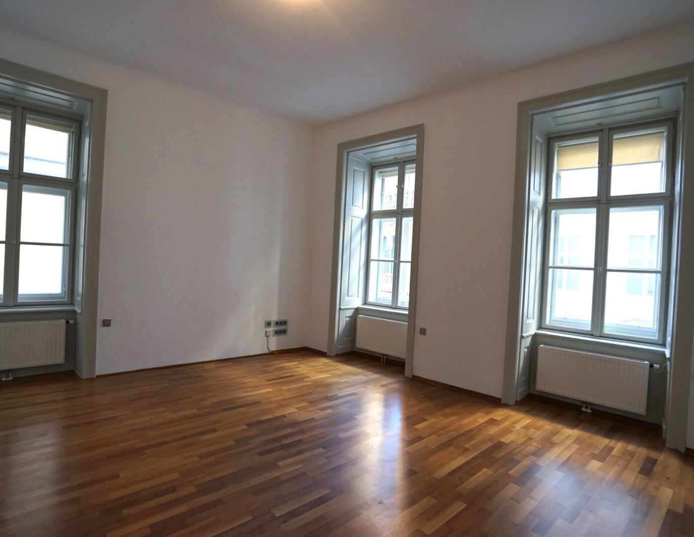 Mit VIDEO! 1010 Wien: Exklusive Wohnung am Fleischmarkt ca. 176m² ab 1.1. zu vermieten