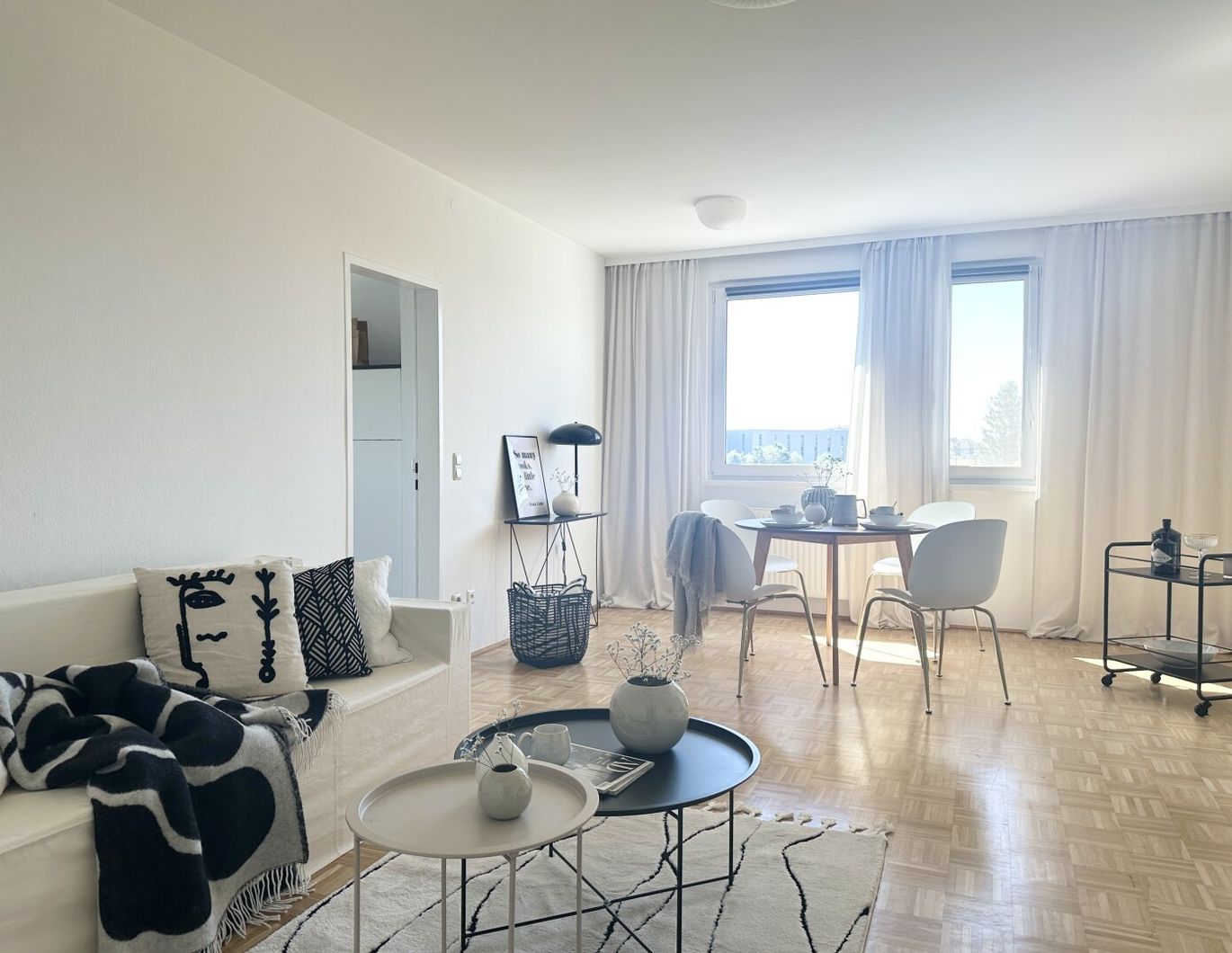 Helle 2 Zimmerwohnung inkl. TG-Stellplatz in Leonding!