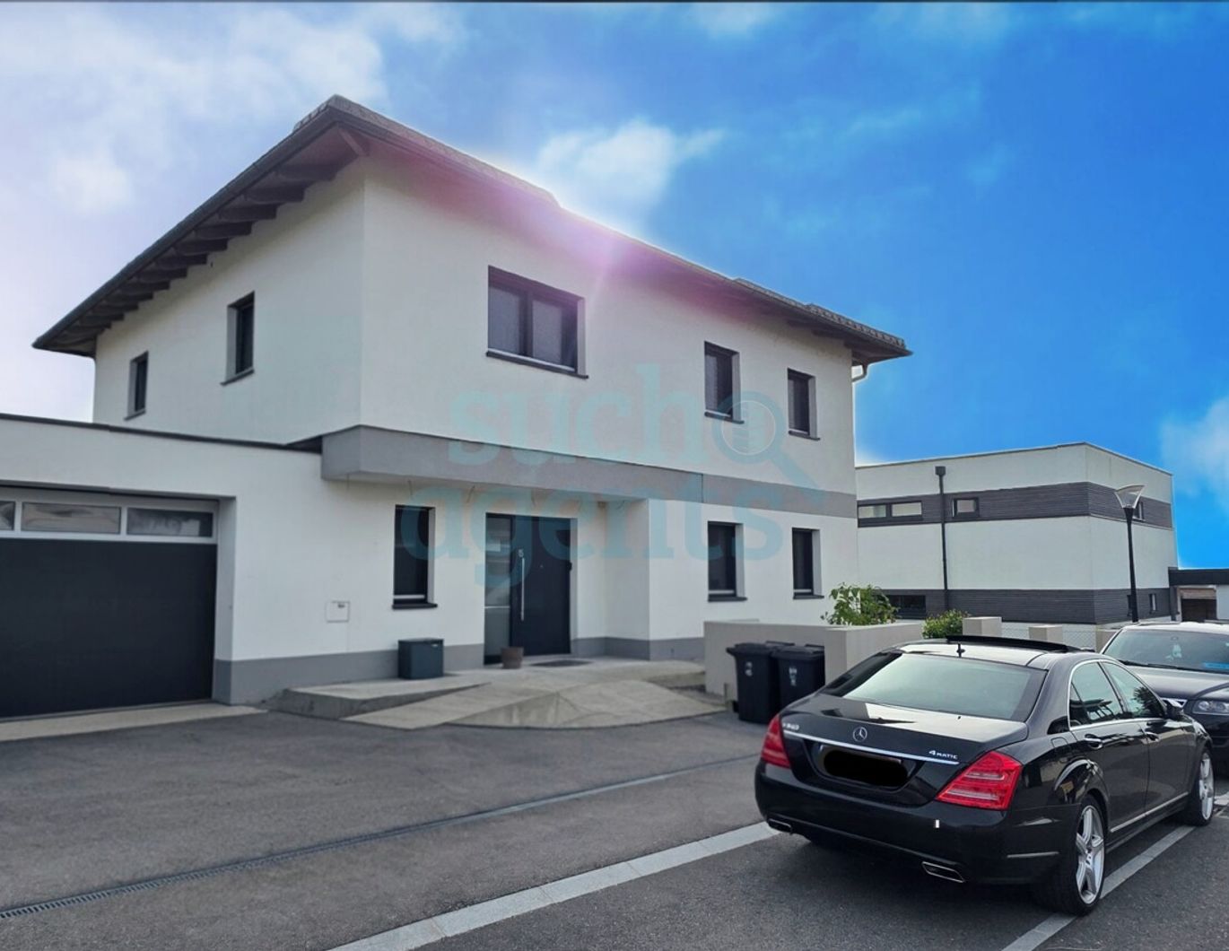 Großzügiges Generationenhaus mit modernster Technik und Blick in die Natur