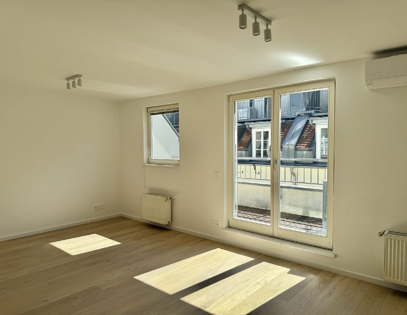 Erstbezug nach Sanierung! Stylisches Wohnen im Herzen Wiens - nur wenige Schritte vom Naschmarkt