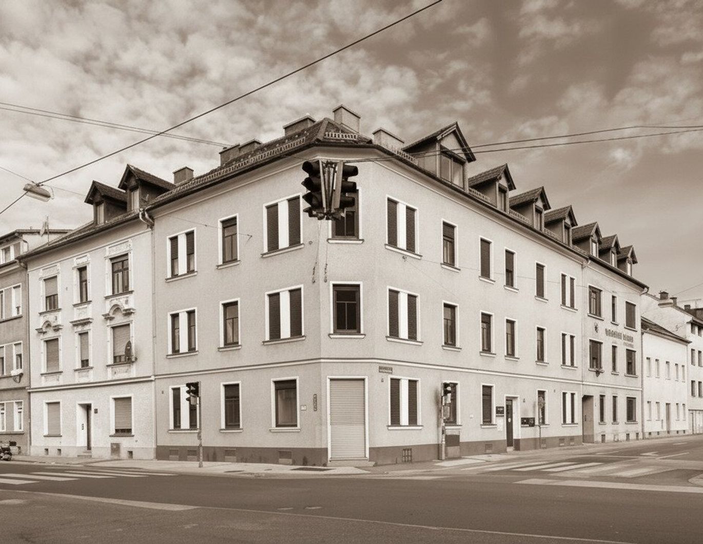 Altbau-Zinshaus mit Ausbaupotenzial - im Paket oder wohnungsweise zu kaufen