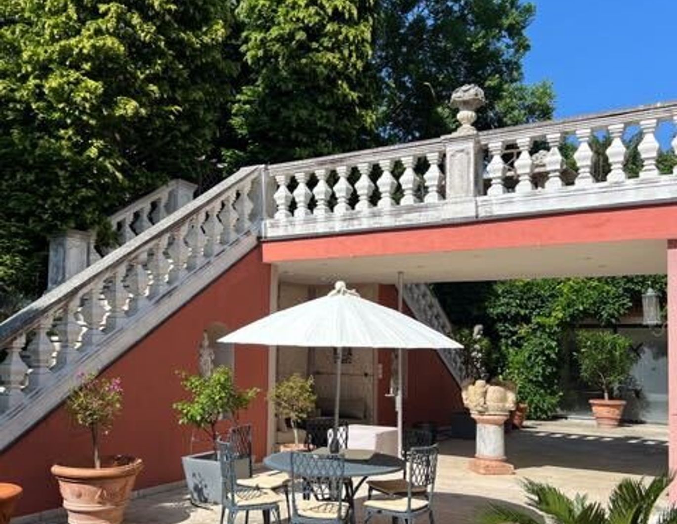 HINTERBRÜHL - RARITÄT ! Mediterrane Architektenvilla im venezianischen Stil zum Verkauf