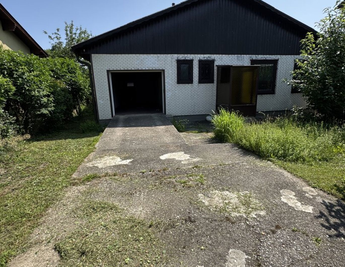 Großes Grundstück in schöner Siedlungslage mit Abbruchhaus