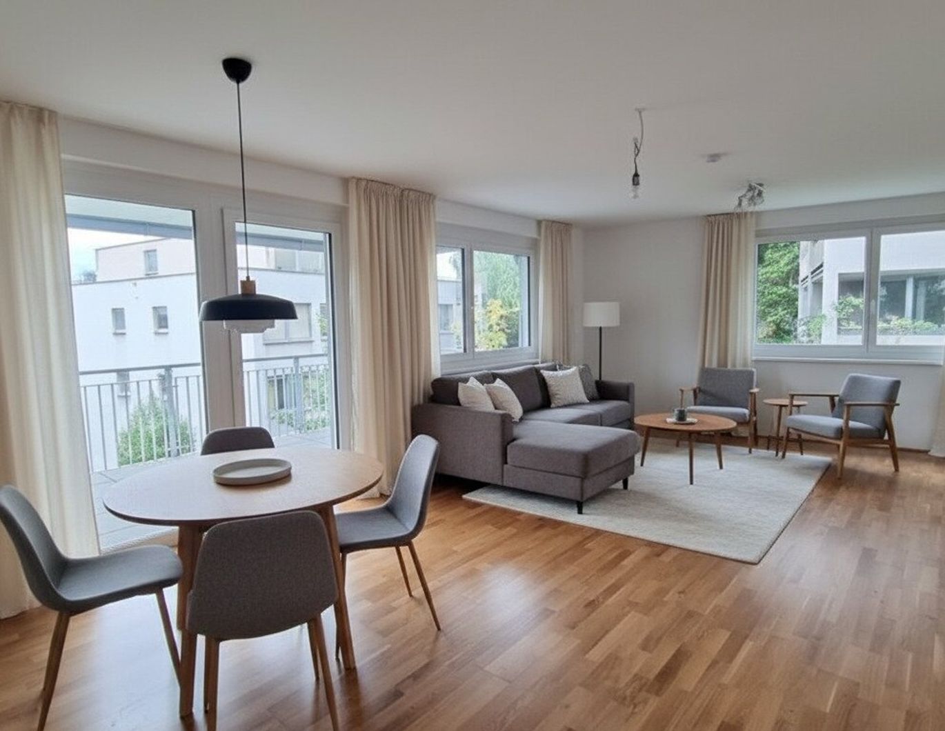 MODERNE 4-ZIMMER WOHNUNG MIT BALKON