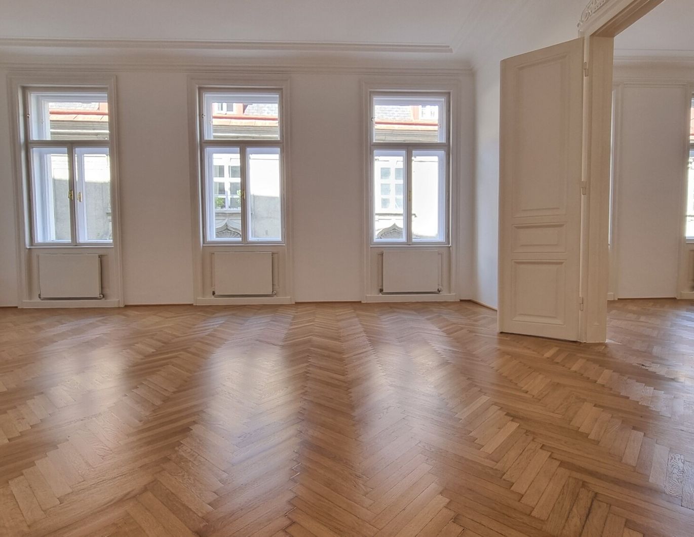 Klassischer Altbau, 6 Zimmer, Nähe Judenplatz - unbefristet zu mieten