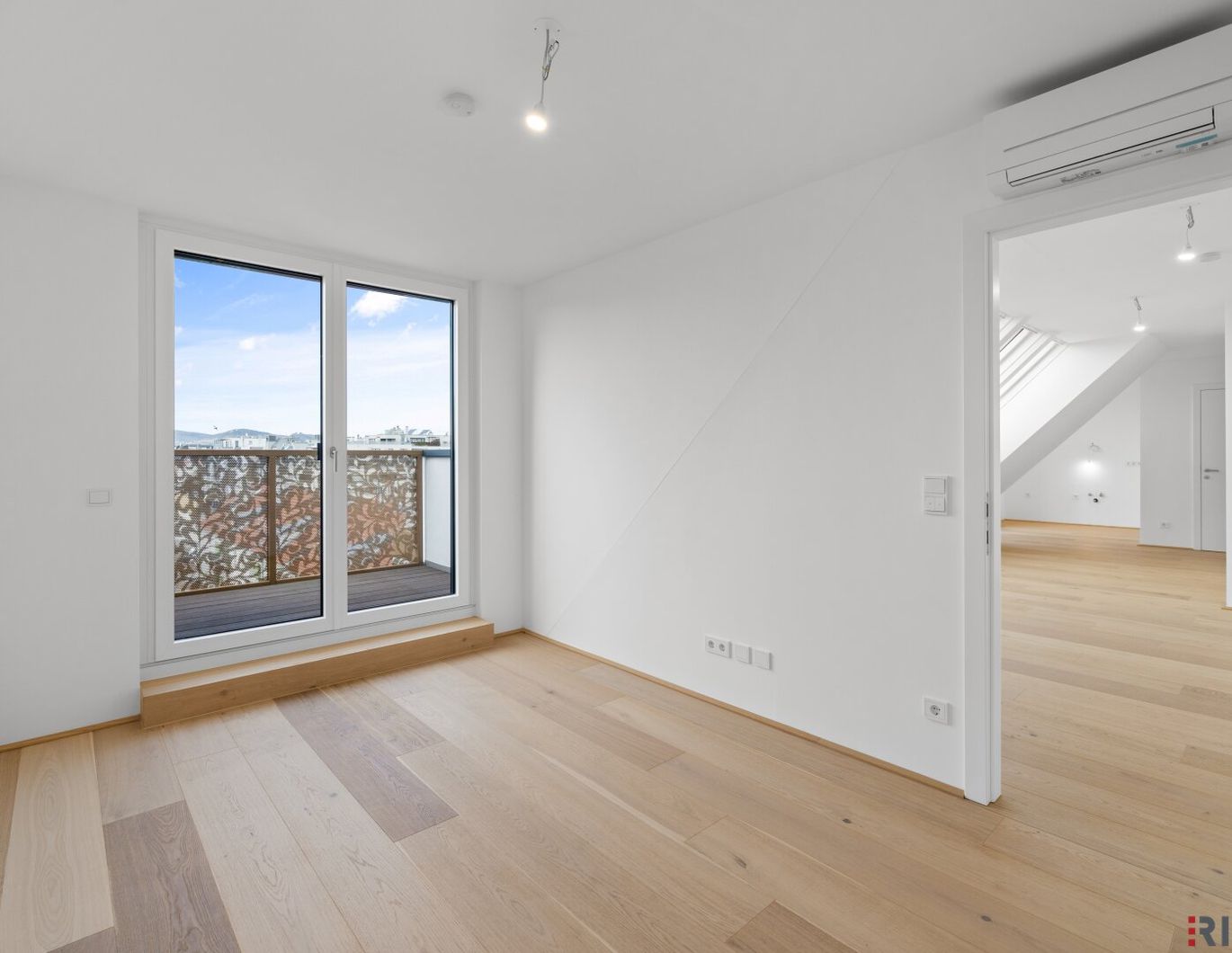 Bei der U1 - 40m² Freifläche - Ruhelage - DG im ERSTBEZUG - Nähe Kagraner Platz und Wagramer Straße