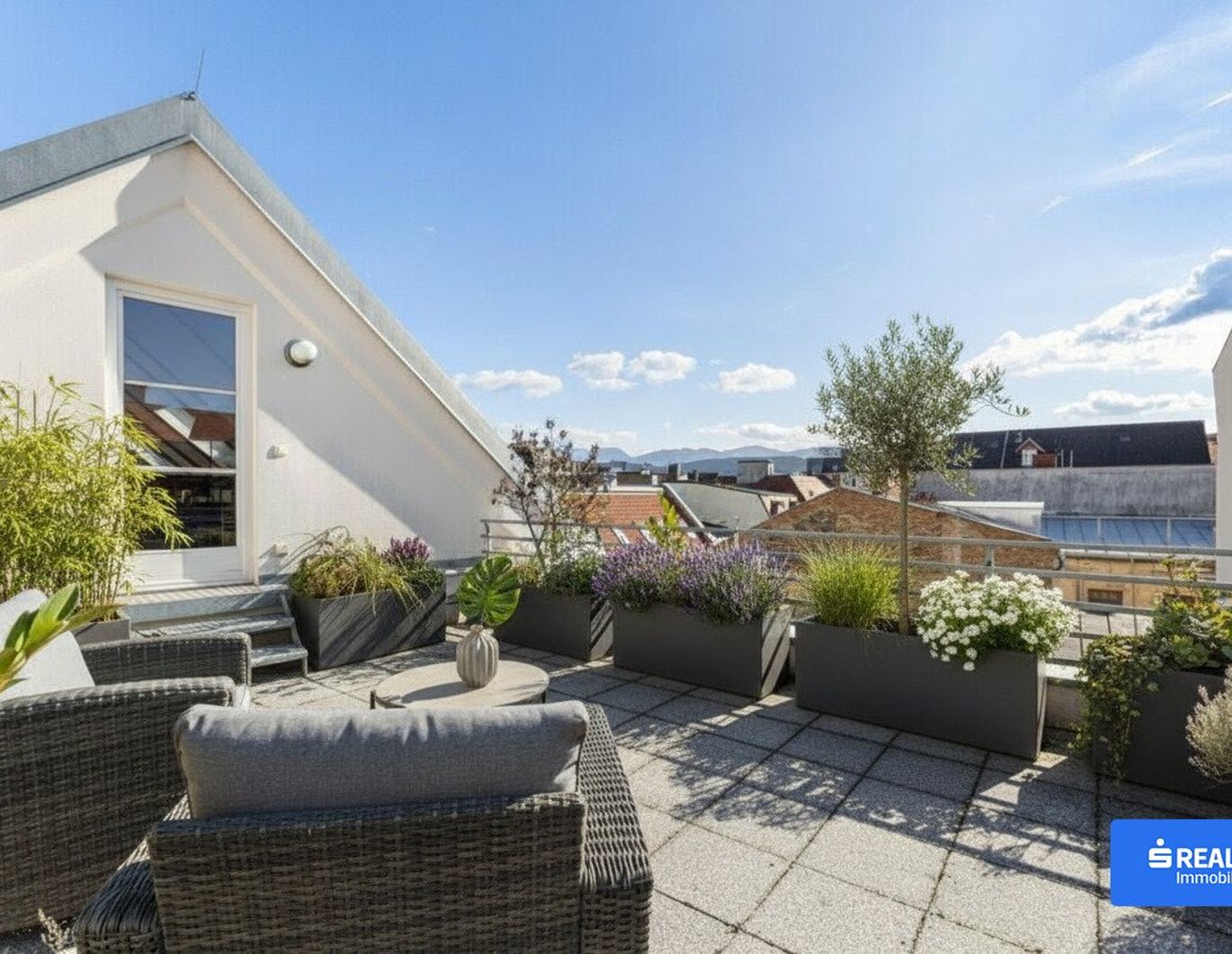 Eleganz trifft Weitblick - klassisches Penthouse mit Charakter