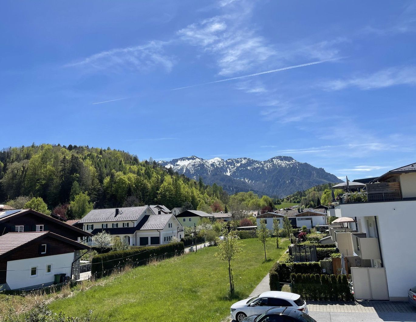 Moderne, sonnige 3-Zimmer-Dachgeschosswohnung mit Bergpanorama