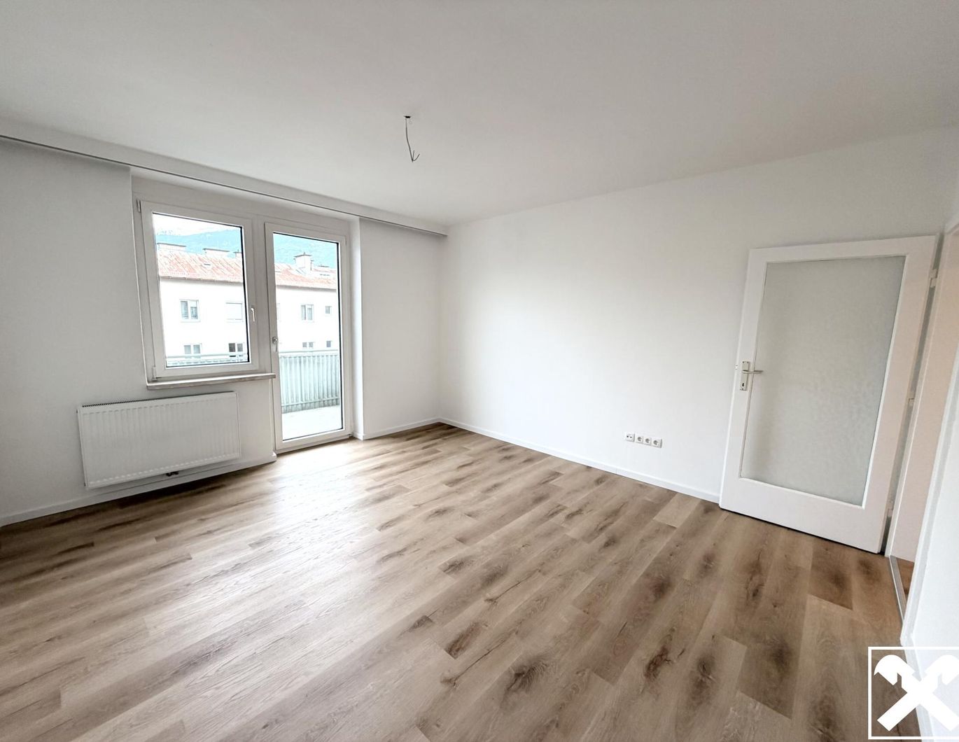 Erstbezug nach Sanierung - Stilvolle und helle 3-Zimmer-Wohnung im obersten Stock