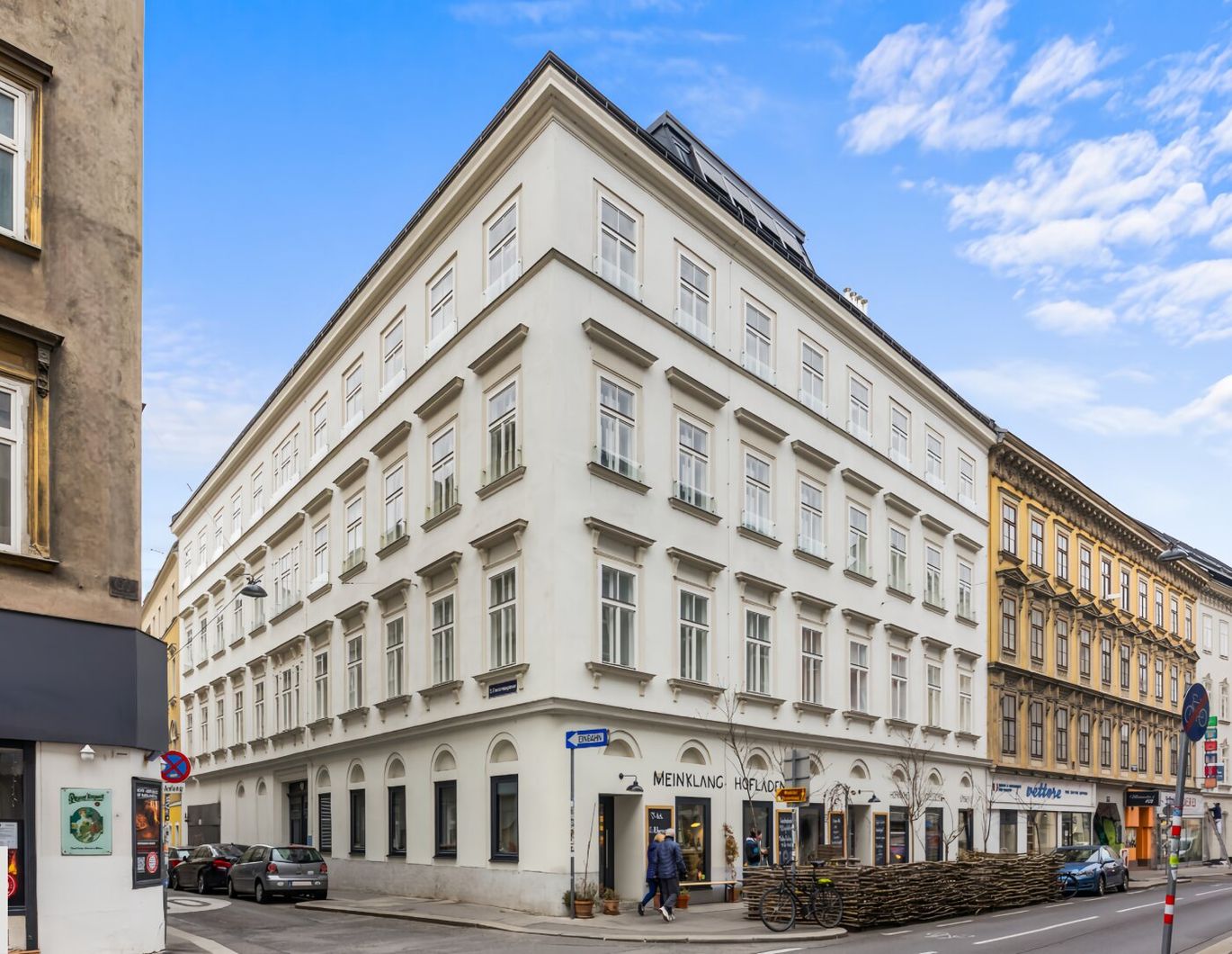 Erstbezug nach Sanierung: Stilaltbauwohnung am Naschmarkt
