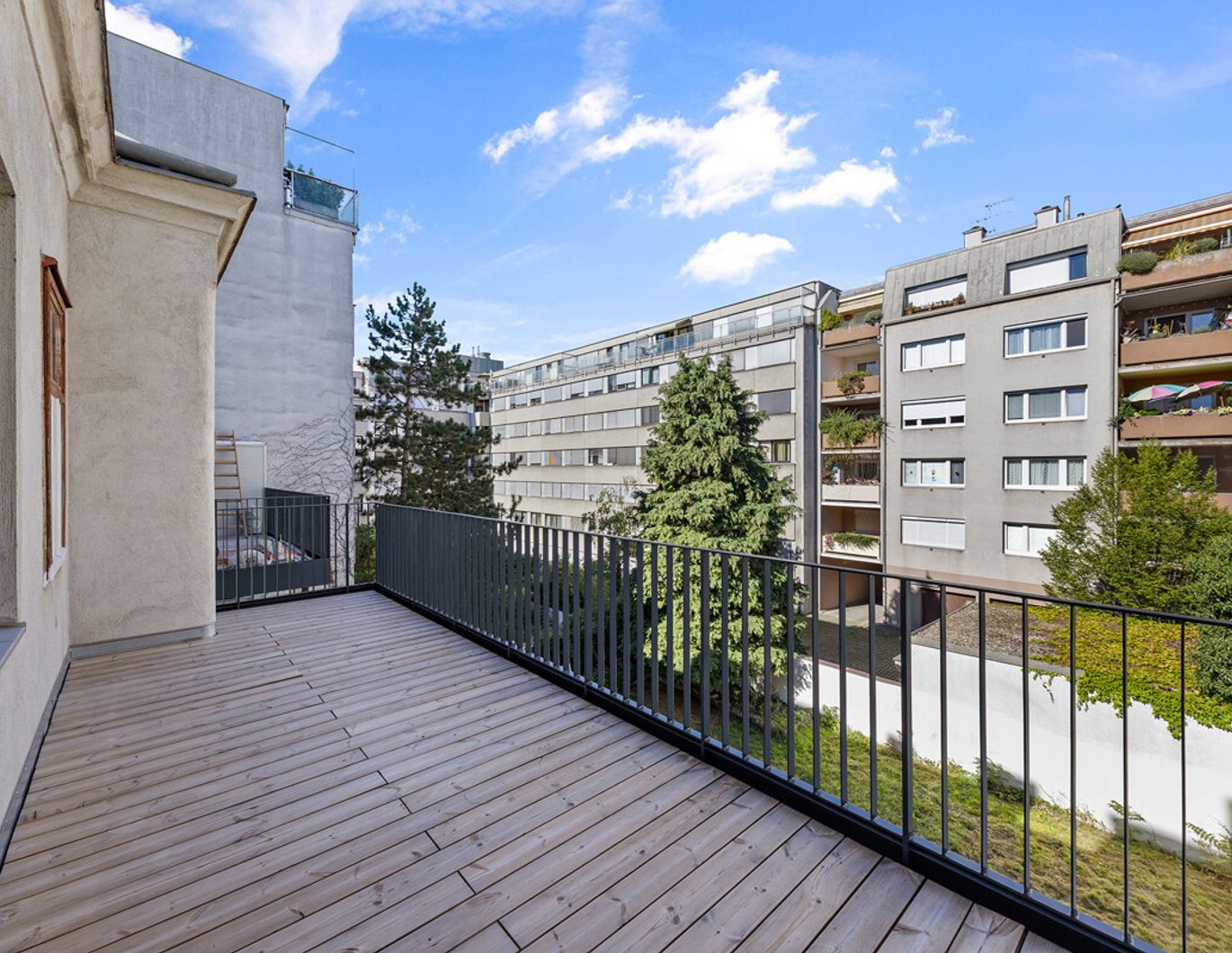 Helle Altbauwohnung inklusive Balkon
