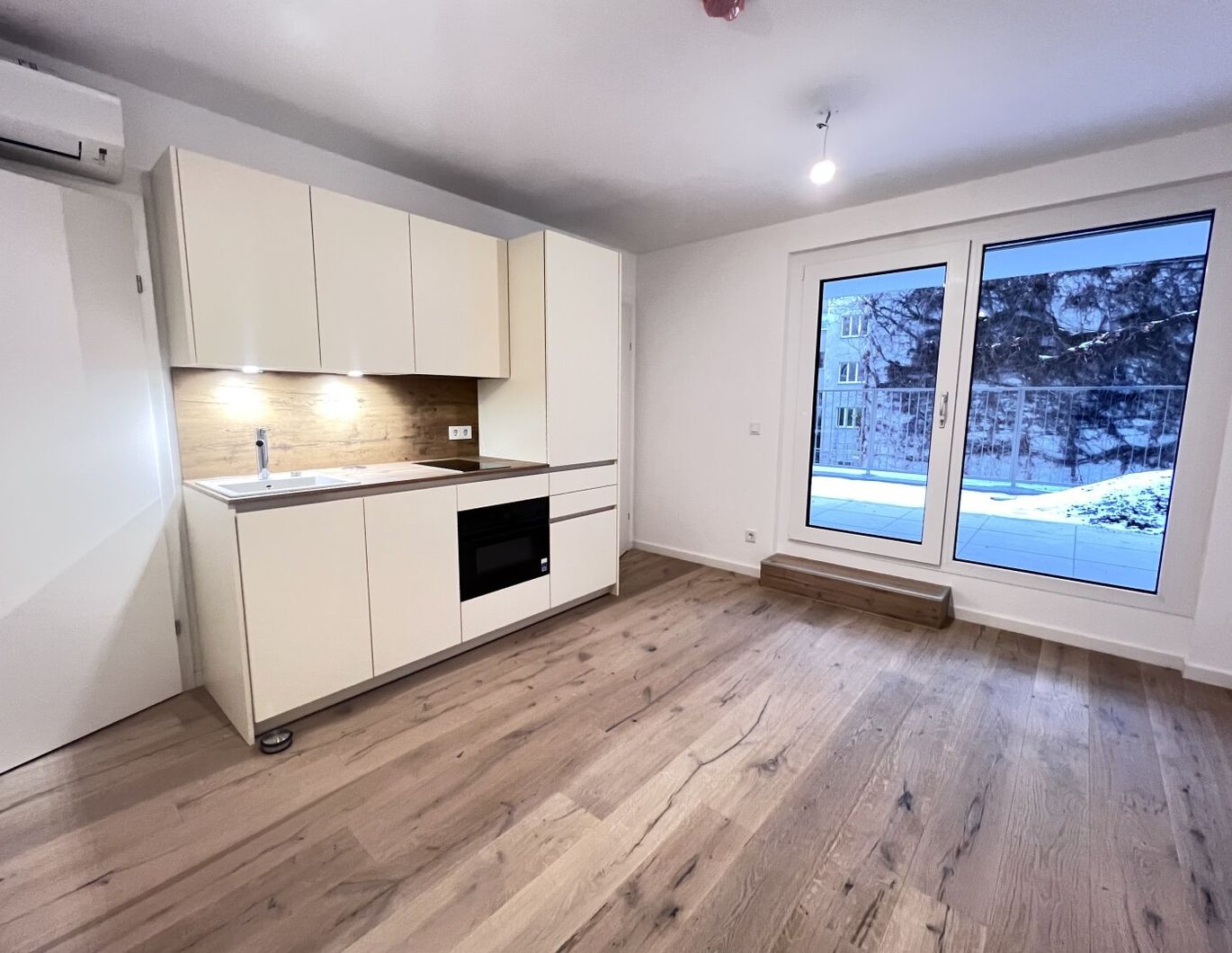 ERSTBEZUG! 2-ZIMMER TRAUM MIT GROSSZÜGIGER FREIFLÄCHE