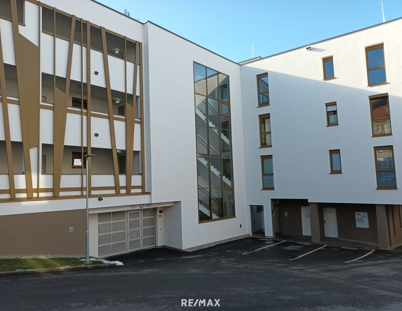 *** Helle Neubauwohnung mit Balkon, Gartenanteil und Garage in Zentrumsnähe von Mürzzuschlag ***