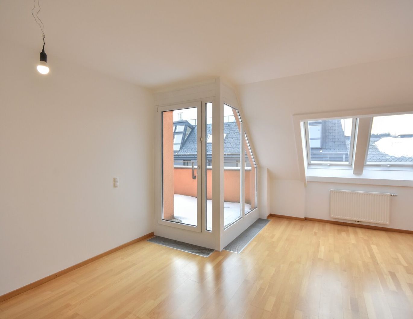 Schöne 3-Zimmer-Wohnung mit Balkon und Dachterrasse