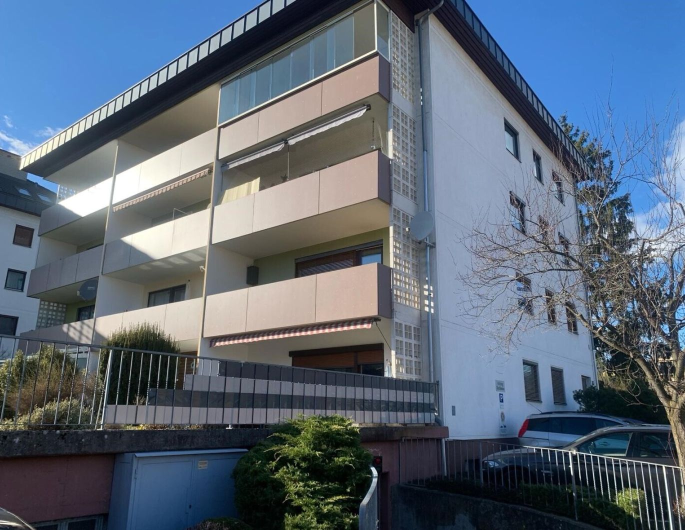 Günstig - Helles Büro oder auch Eigentumswohnung in Zentraler Lage!
