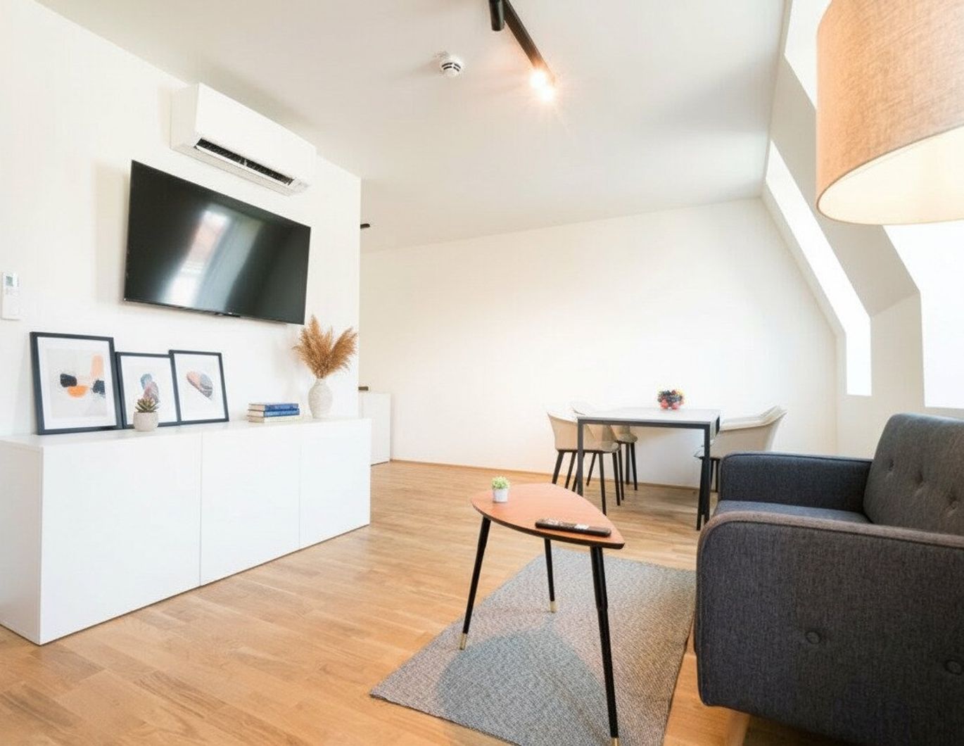 sonnige DG-Wohnung mit optionalem Balkon