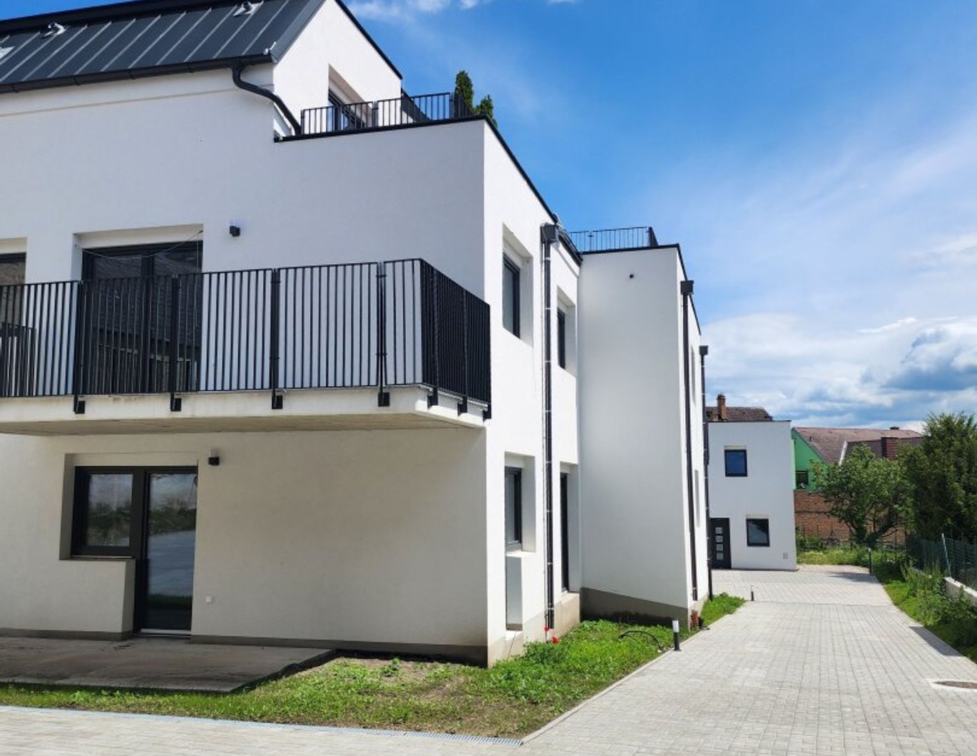 Sonnenstrahlen am Balkon - Erstbezug in Kleinhöflein