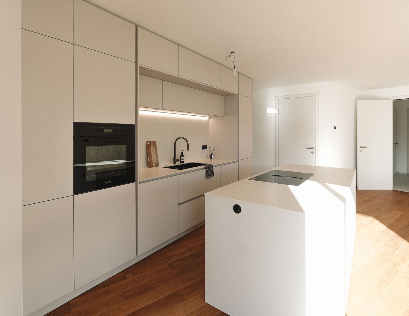 EXKLUSIVE 4-ZIMMER WOHNUNG - ERSTBEZUG - STADTBLICK - GARTEN