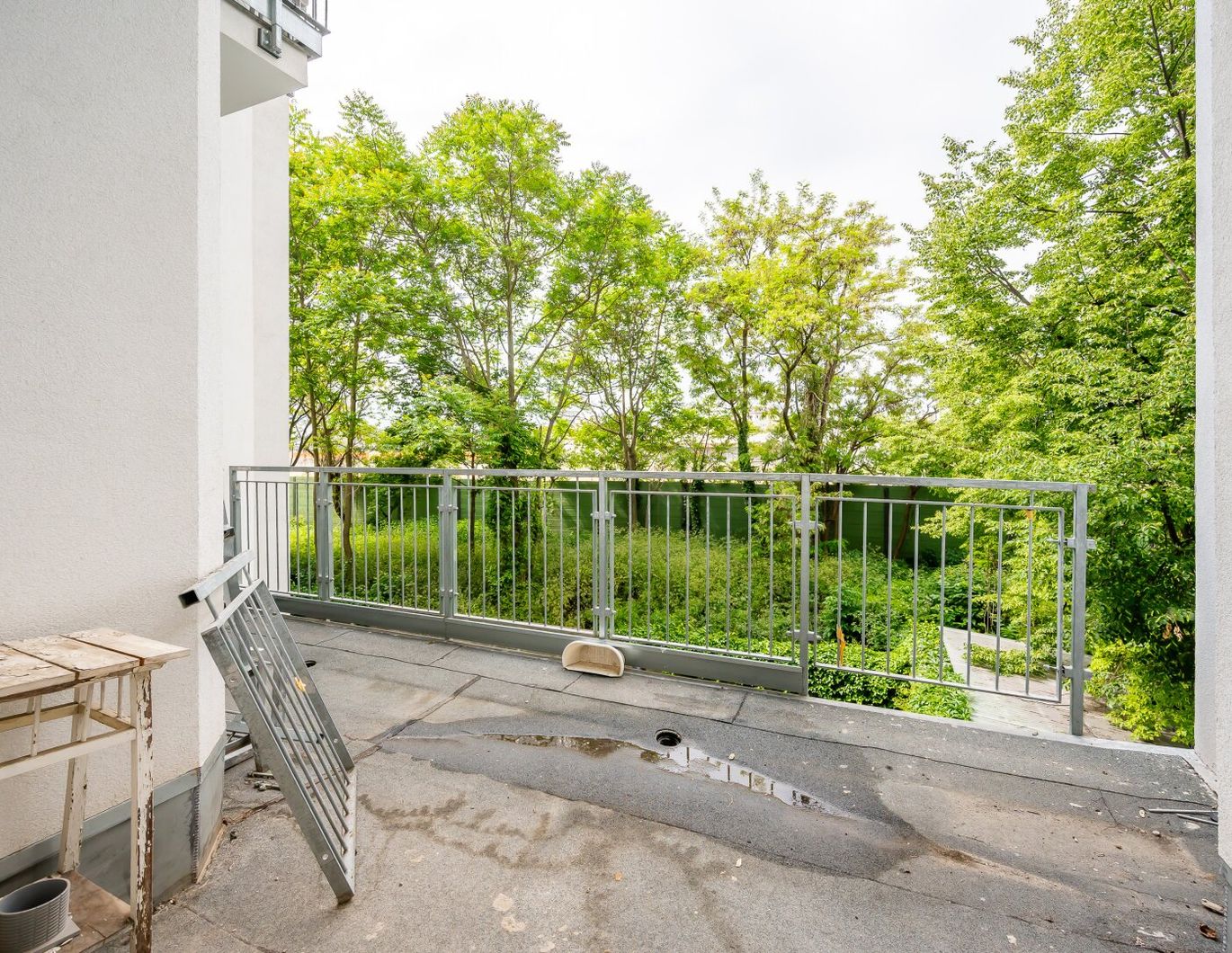 ++NEU++ Sanierungsbedürftige 4-Zimmer Altbauwohnung mit Terrasse in fantastischer Lage!
