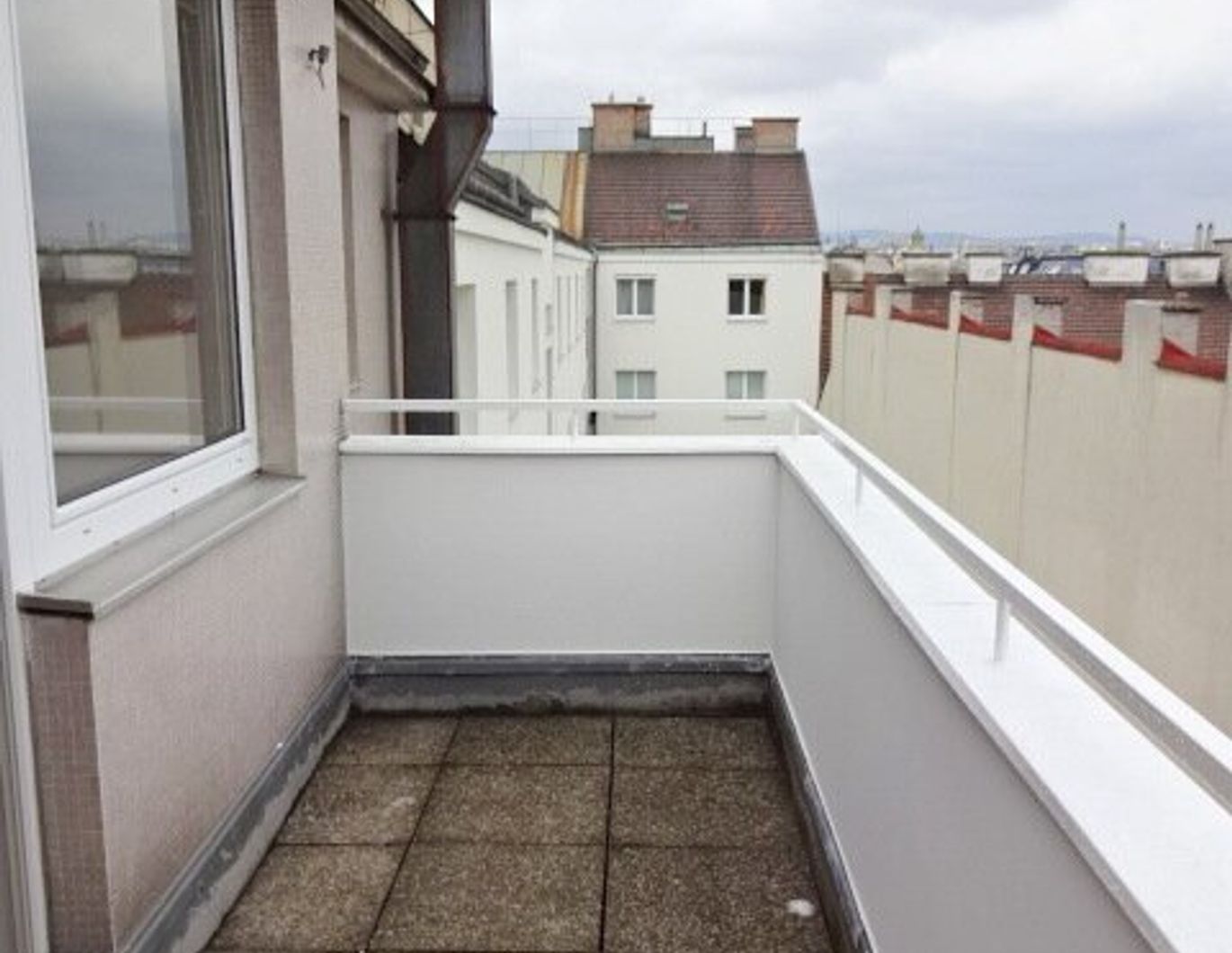 Ruhige und helle 24 m² Wohnung mit Terrasse, 691€ warm, nur schriftl. Anfragen, 6.OG
