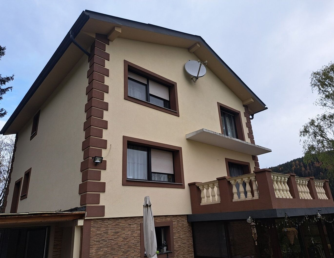 Tolles Wohnhaus in ruhiger, sonniger Lage