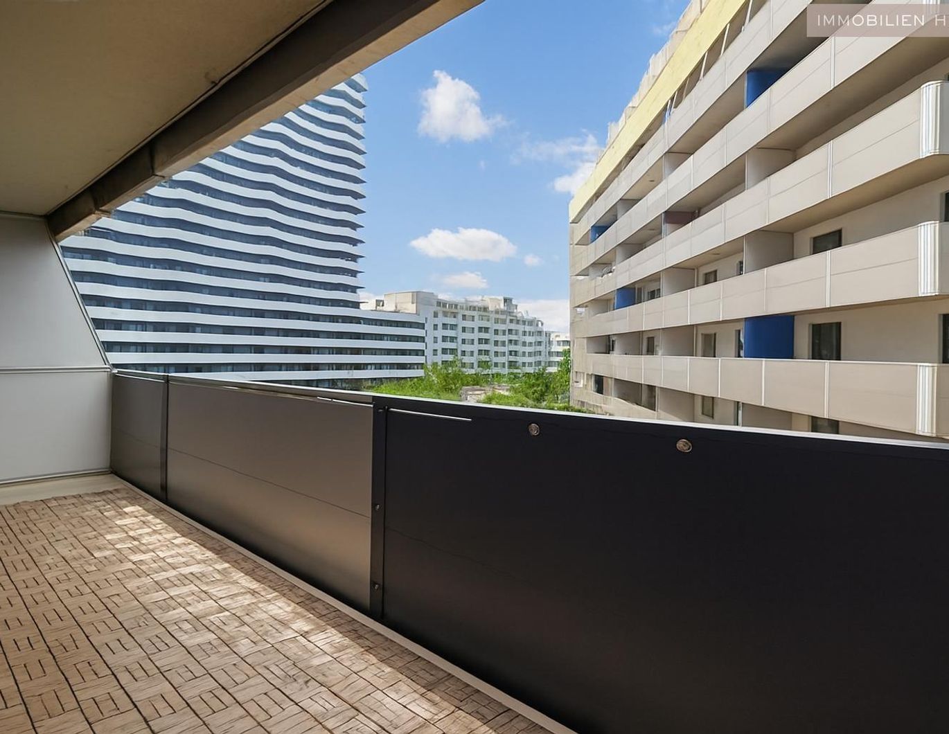 Moderne CITYGATE-Wohnung in U1-Nähe!!! Sensationelle 16,55m² Außenfläche!!!