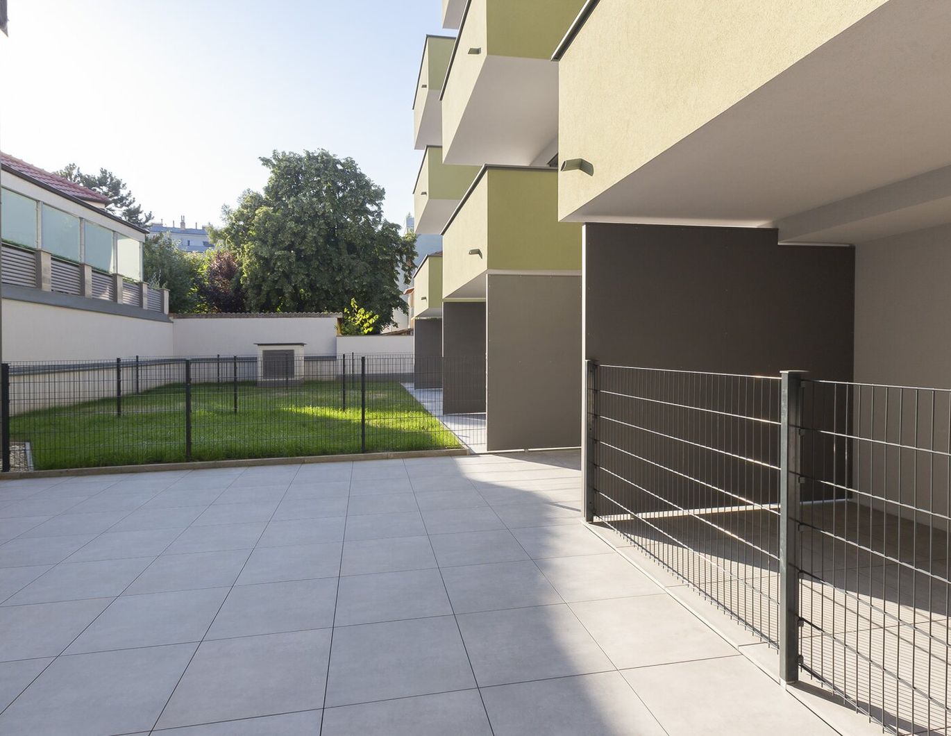 EHK 100 | 3 Zi Familienwohnung mit Loggia & Terrasse + Abstellraum