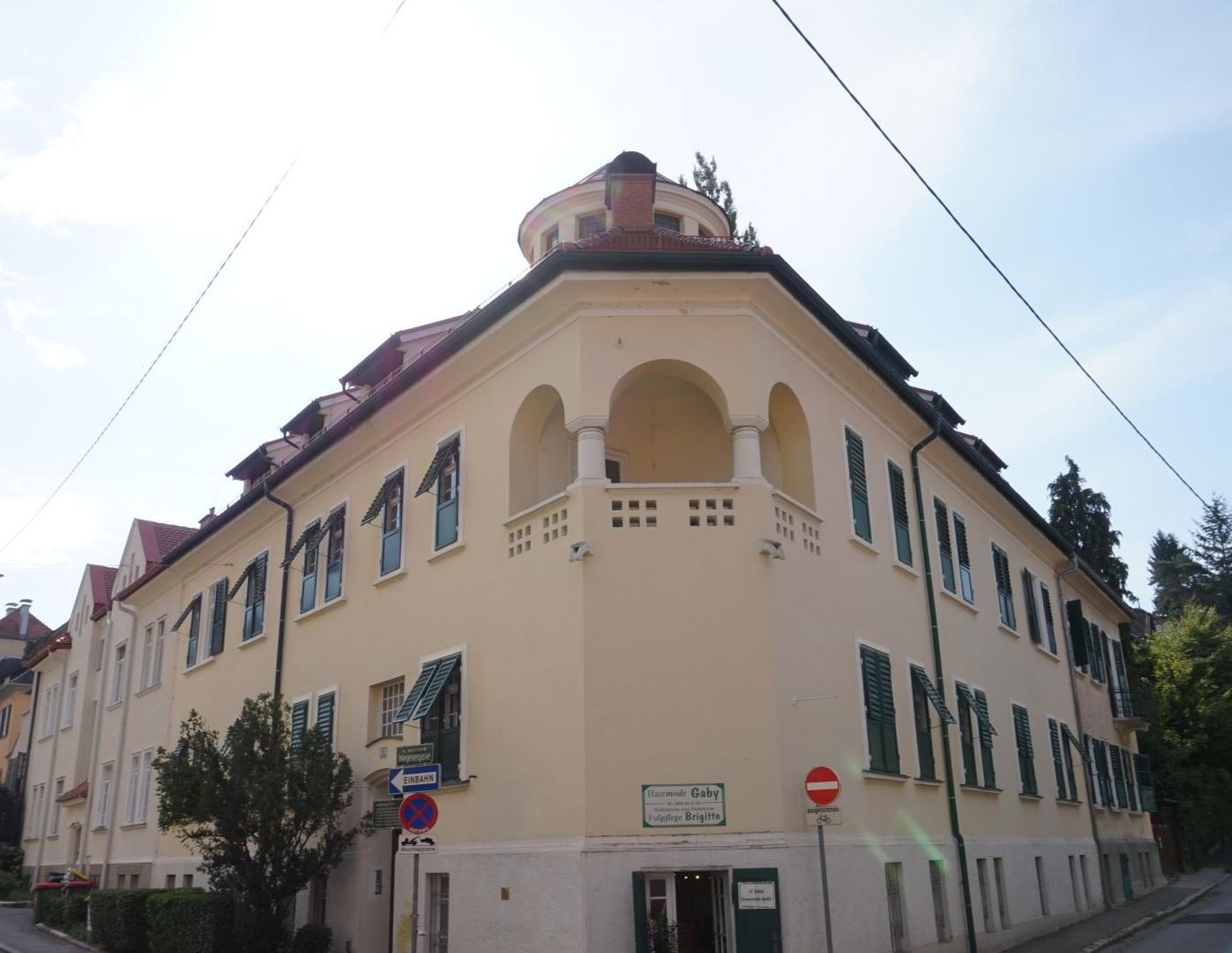 EINE DACHGESCHOSSALTBAUWOHNUNG FÜR DEN CONNAISSEUR!!!