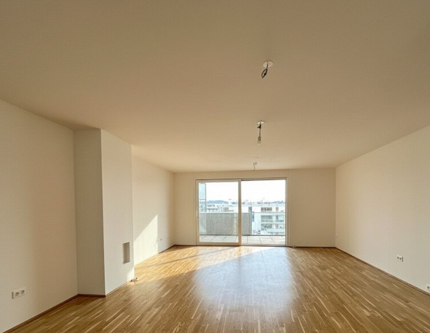 Sonnenterrasse trifft Raumkomfort - Wohnen im Grünen mit Weitblick