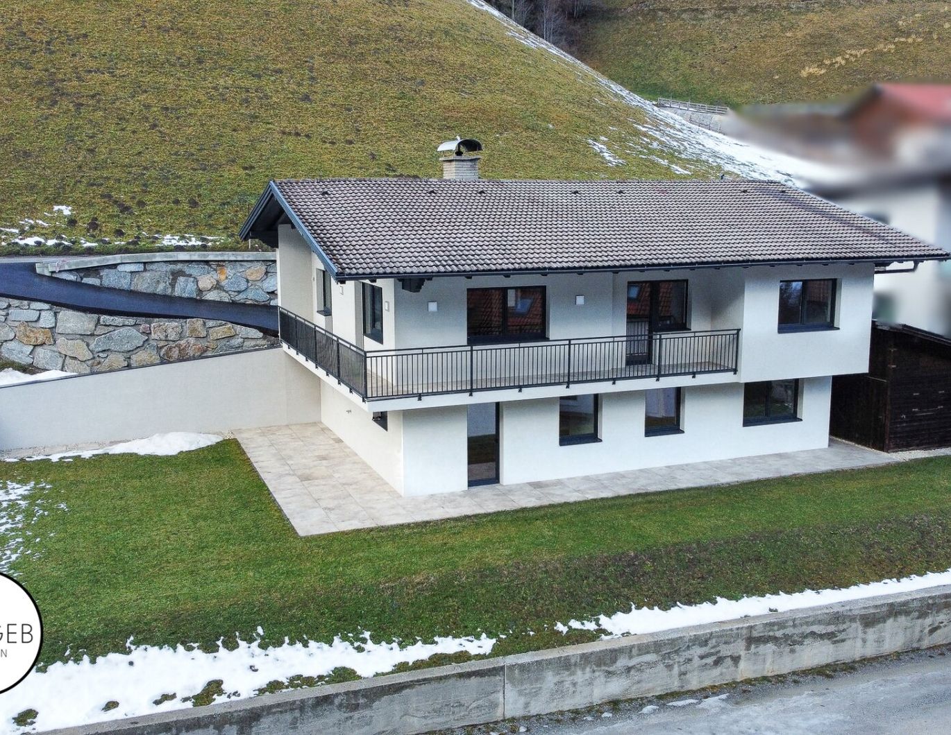 NEU saniertes Mehrfamilienhaus mit zwei Wohneinheiten - ideal für Eigennutzer & Anleger