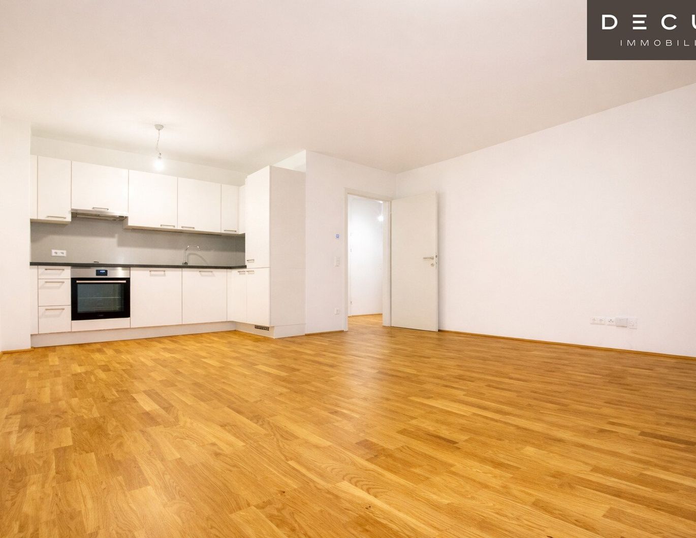 AB SOFORT | 3 ZIMMER WOHNUNG MIT VIEL PLATZ | NEUE KÜCHE | BELIEBTE WOHNANLAGE KARMELITERHOF