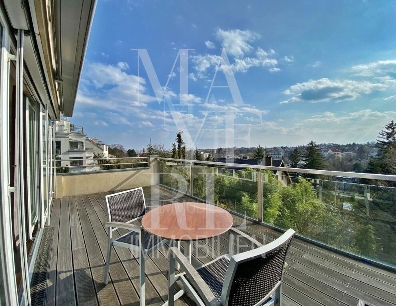 Möblierte Terrassen-Neubauwohnung mit Blick über Wien - Privatstraße