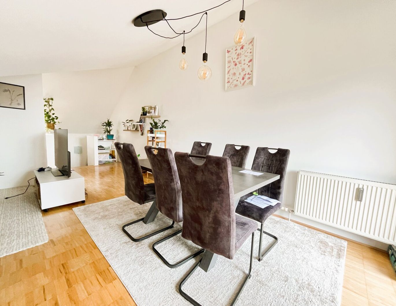 Urbanes Wohnen mit Schlossbergblick - 2-Zimmer-Dachgeschosswohnung in Toplage