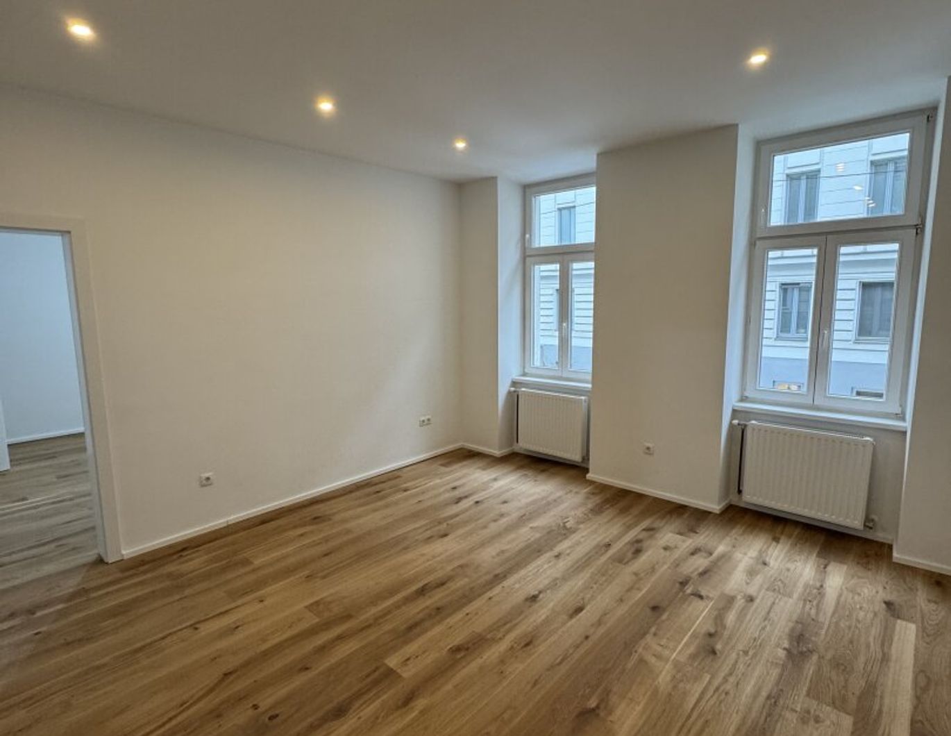 Sanierte, helle 2-Zimmer-Wohnung nähe Siebenbrunnenplatz