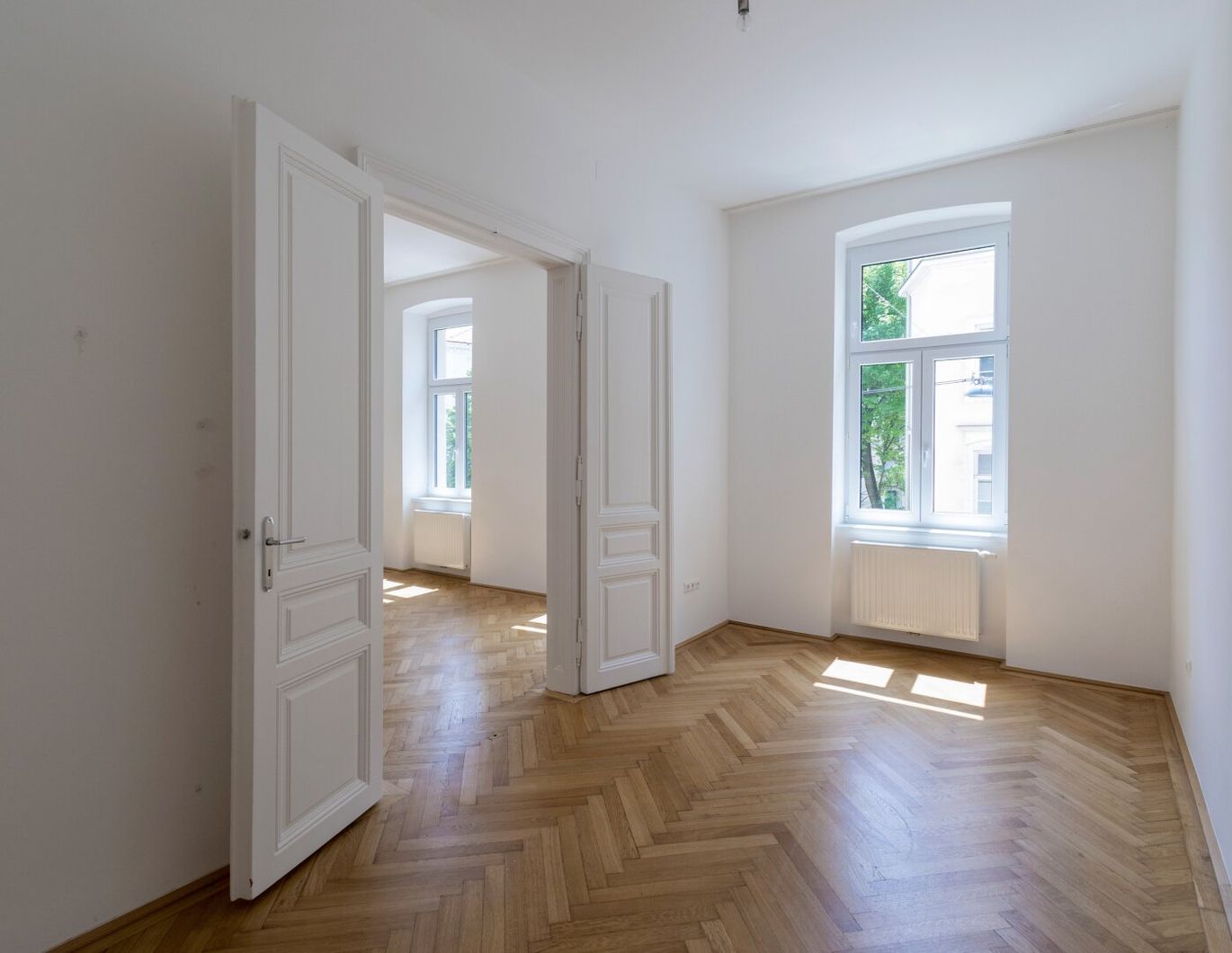 Bezugsfertiger Altbau! Südostseitige 2-Zimmer-Wohnung auf Gumpendorfer Straße