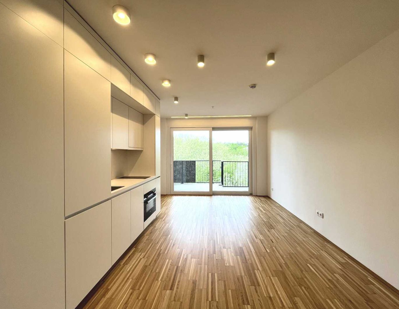 Anleger aufgepasst:  SERVICED APARTMENT IM GRÜNEN - PARKBLICK UND FITNESSRAUM!