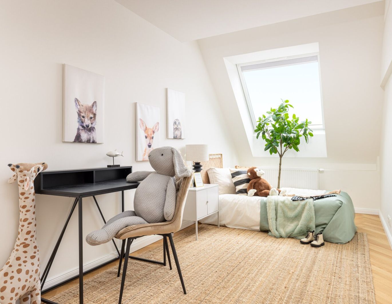 TRAUMHAFTE 3-ZIMMER-DACHGESCHOSS-WOHNUNG IM HERZEN VON WIEDEN