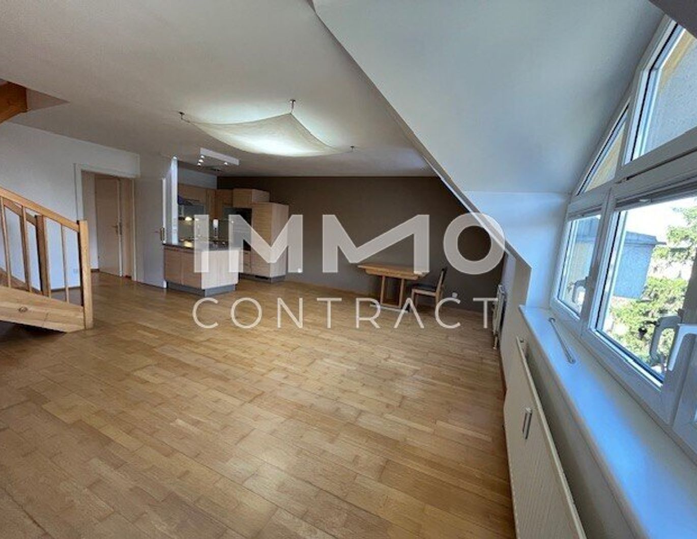 Lichtdurchflutete Dachgeschoßwohung mit Gemeinschaftsgarten