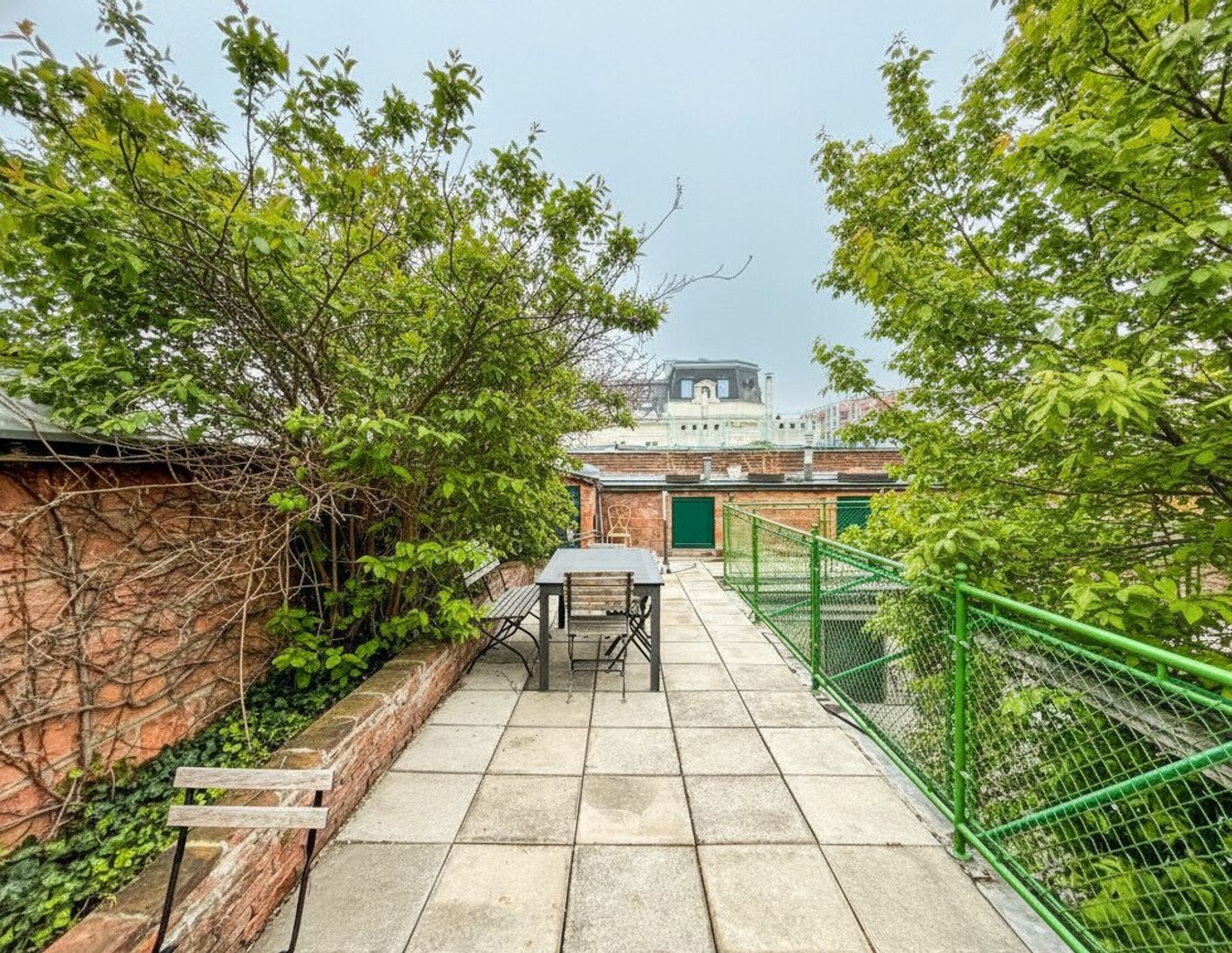 ​​​​​​​Exklusive Dachwohnung mit uneinsichtiger Terrasse in der Lagergasse
