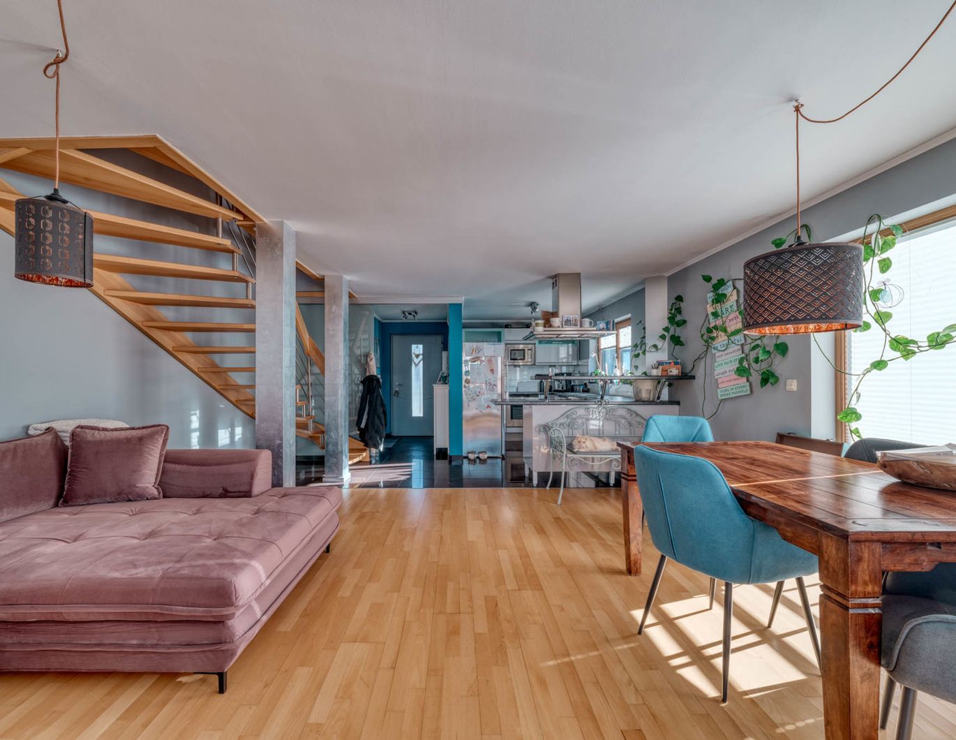 Traumhafte Doppelhaushälfte mir großer Dachterrasse zu verkaufen!