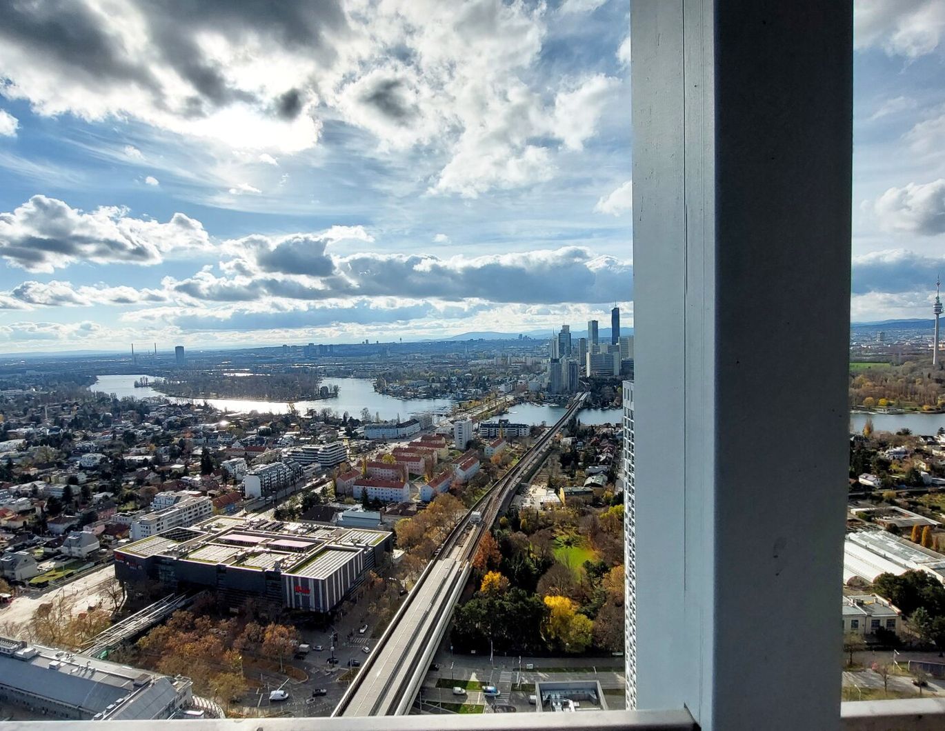 Urbanes Wohnen mit Rooftop Pool, Spa & Skylineblick - TOWER HOMES