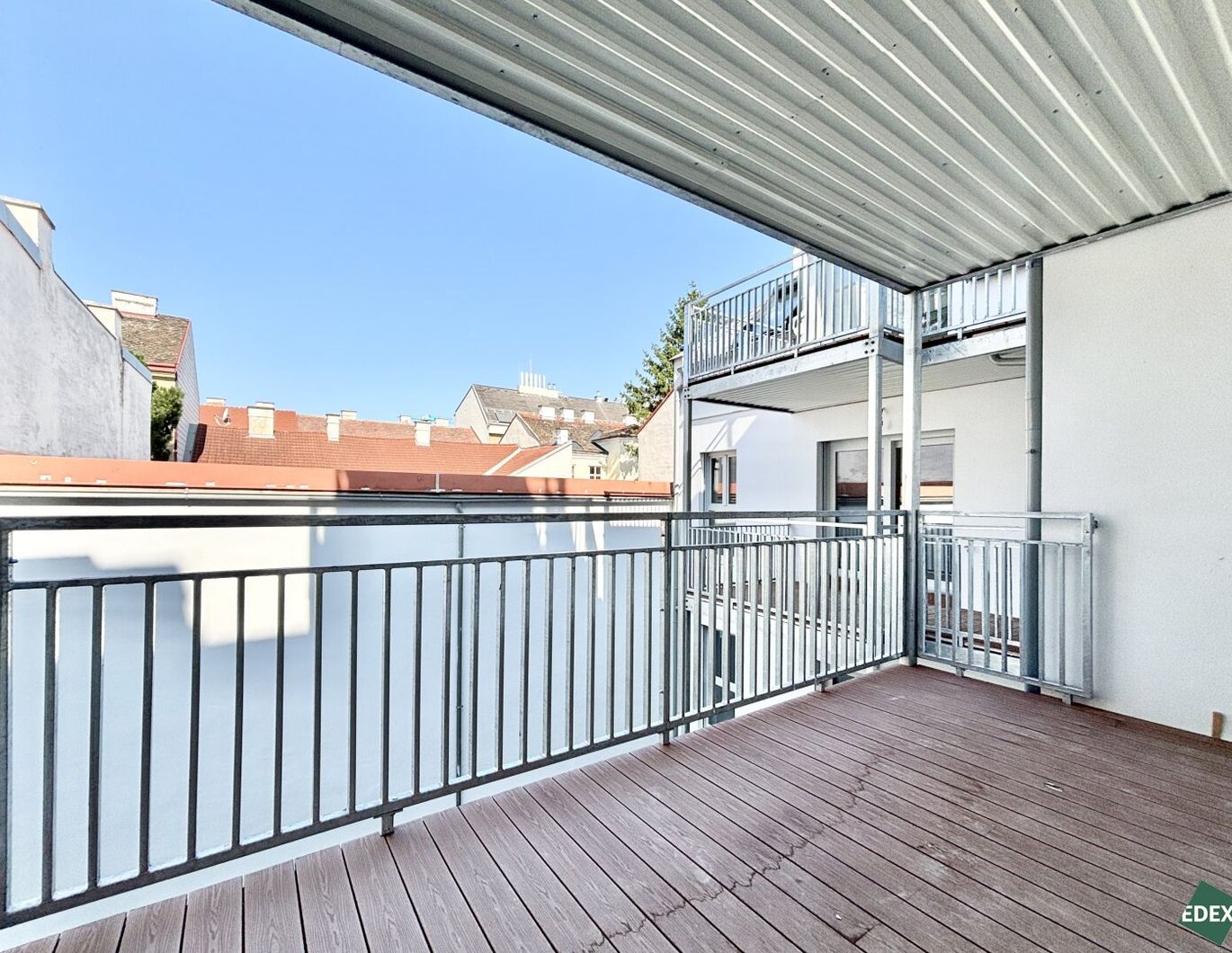 Am Kutschkermarkt | Exklusive 4-Zimmer-Altbauwohnung mit rund 14 m² großer Terrasse und Grünfläche