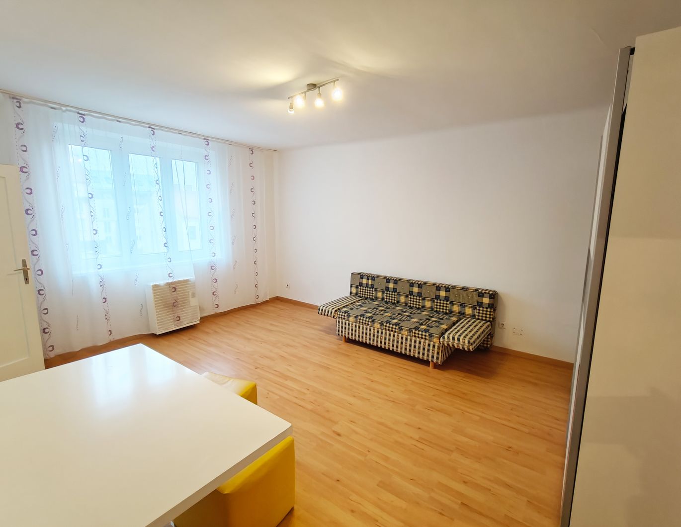 [Privat] 1 Zi, hell, Hofruhelage, 4. Liftstock