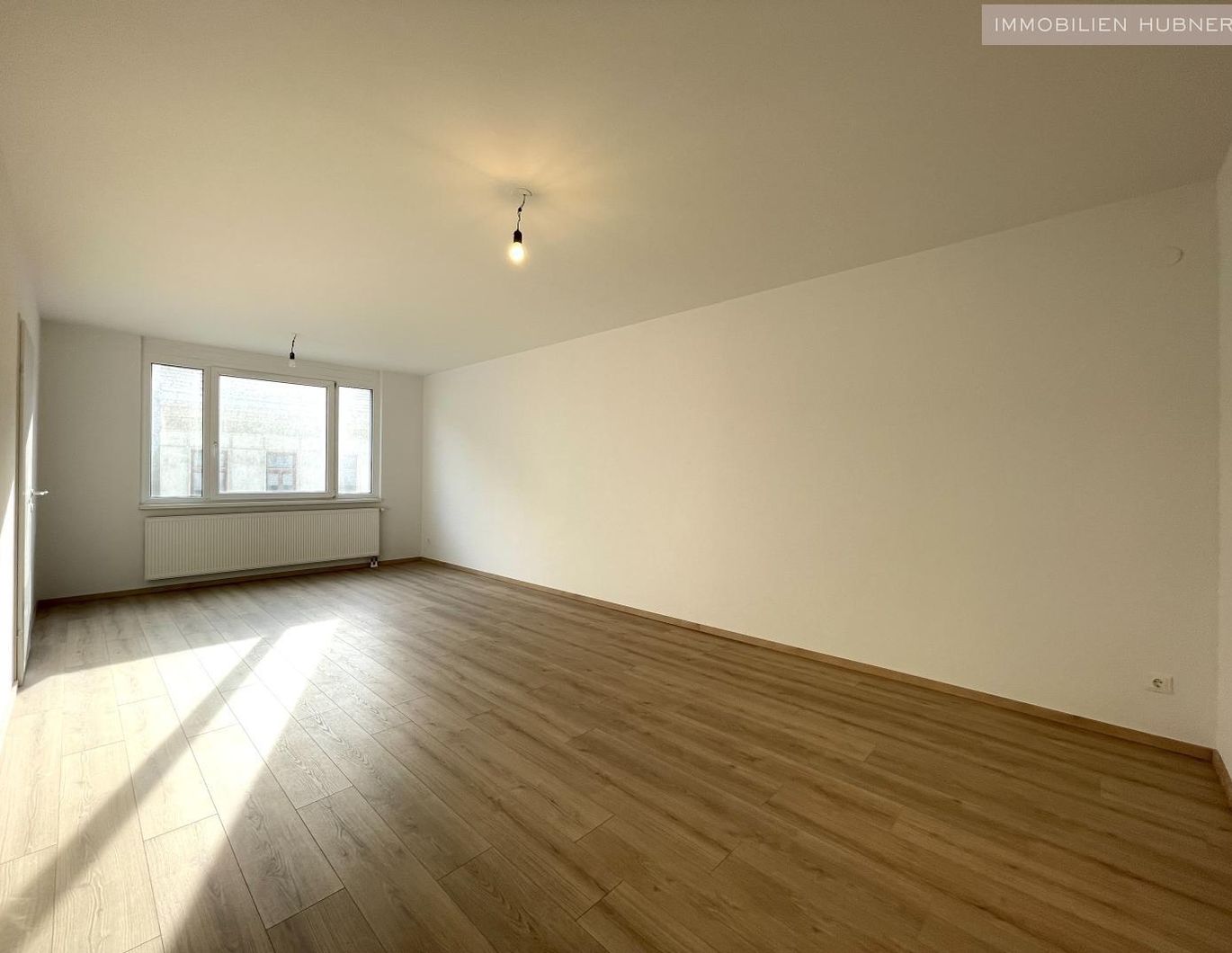 5. OG!!! Zentral begehbare 3-Zimmer-Wohnung mit Top-Infrastruktur bei der CEU