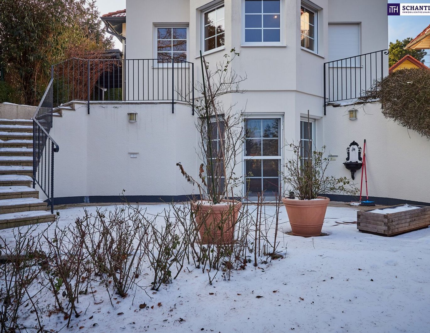 Frisch renoviert! Make your dreams come true! Traumlage + Traumhaus + Indoor Pool + Sauna + Toller Wienblick + Grün wohin das Auge reicht! Enjoy life!