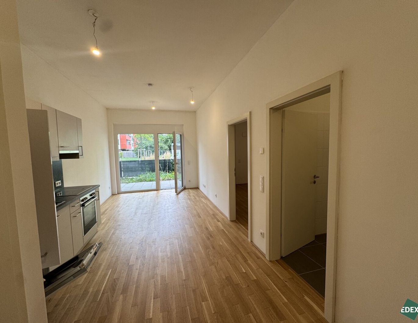 Familienfreundliche 2-Zimmer Gartenwohnung mit Terrasse nahe U1